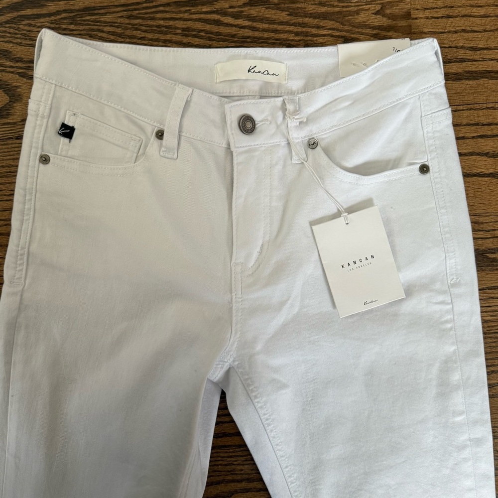 Kancan Women's White mid rise flare jeans size 7/27